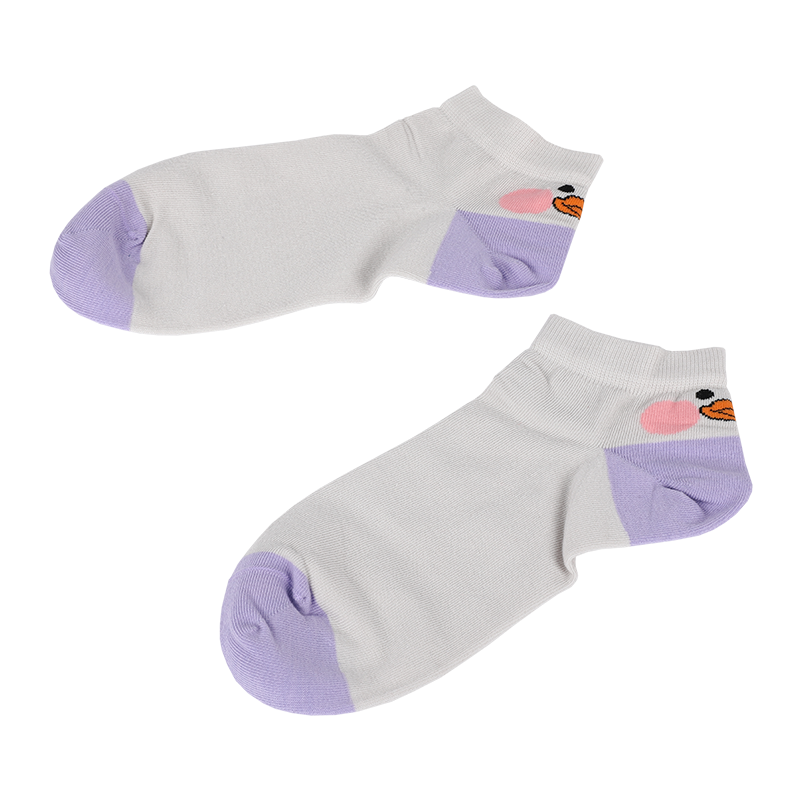 Venta al por mayor, calcetines tobilleros de zapatillas de deporte de corte bajo para mujer a bajo precio personalizados con lindos dibujos animados estampados sobre el talón