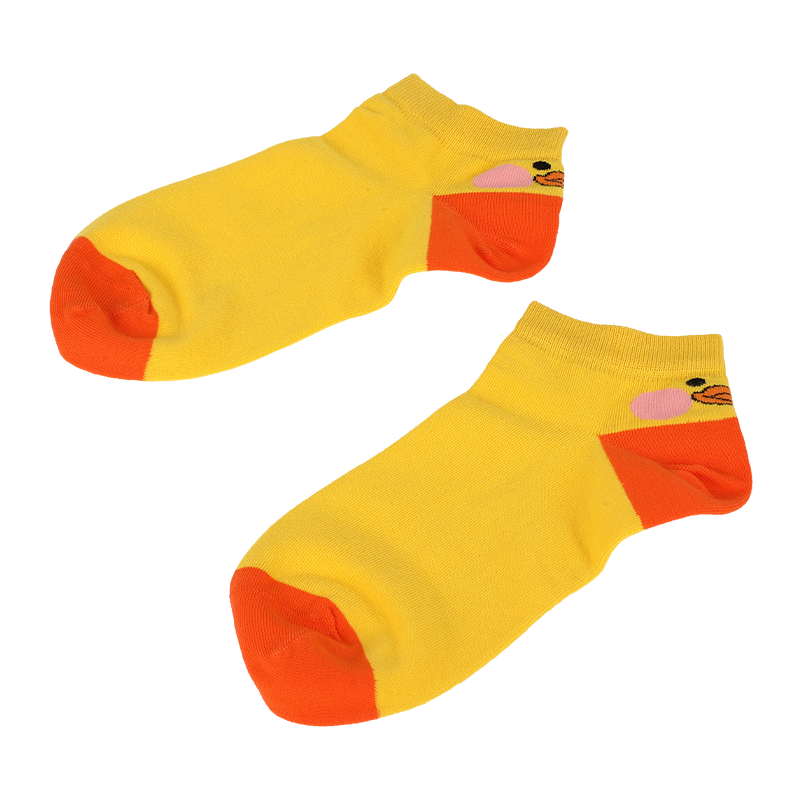 Venta al por mayor, calcetines tobilleros de zapatillas de deporte de corte bajo para mujer a bajo precio personalizados con lindos dibujos animados estampados sobre el talón