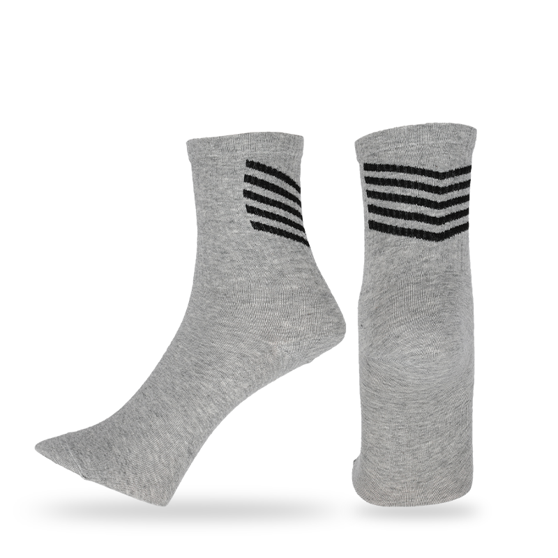 Venta al por mayor o personalizada para hombres, baloncesto clásico, camping, jogging, boxeo, tenis, béisbol, golf y montañismo, calcetines deportivos con rayas en la parte trasera.